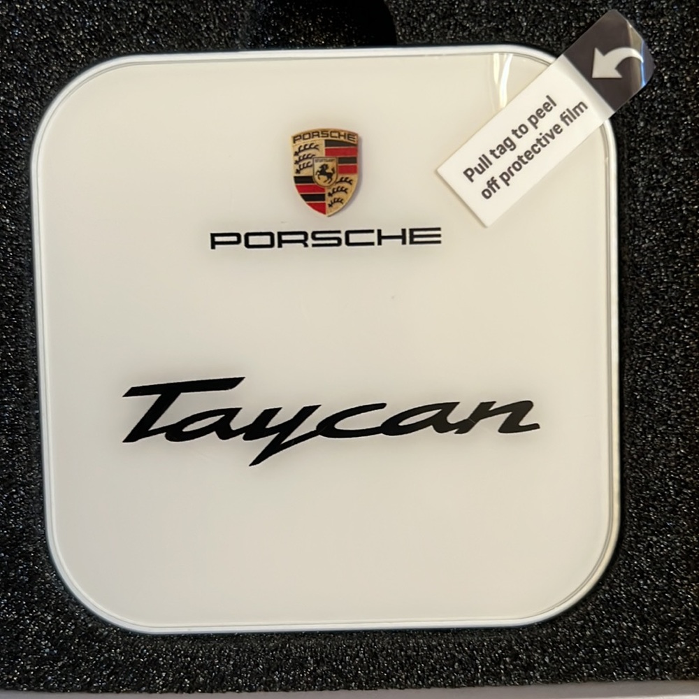 NIB PORSCHE DESIGN COLLECTORS TAYCAN WIRELESS CELL PHONE PAD CHARGER & MANUAL